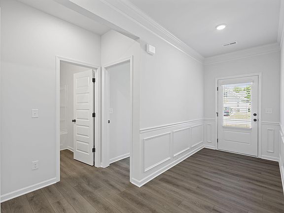 4th image of 8808 Meadowvale Ct