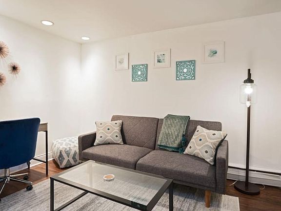 2nd image of 1528 N La Salle Dr APT 1