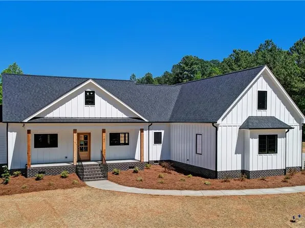 7596 Whitaker Dr, Summerfield, NC 27358