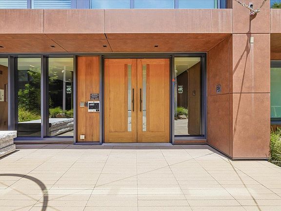 2nd image of 950 Tennessee St #311