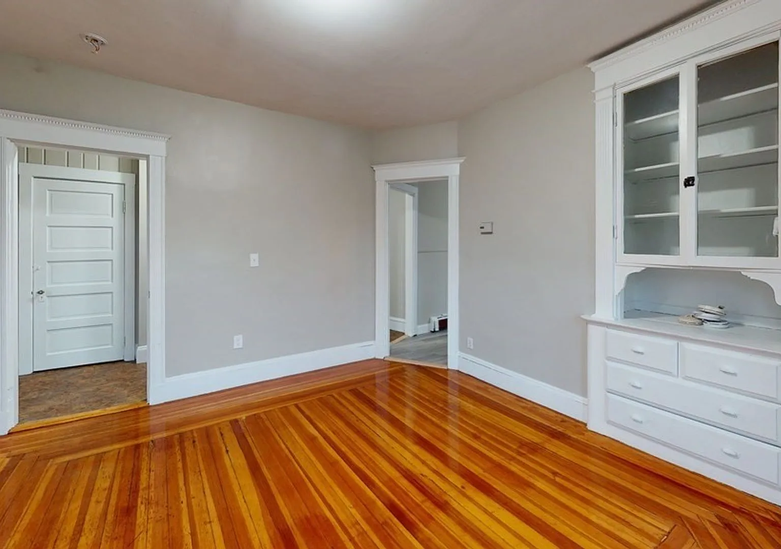 Gorgeous Newton Townhouse Available 9/1/26 — Photo 3
