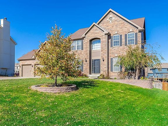 2nd image of 1006 Maple Woods Dr