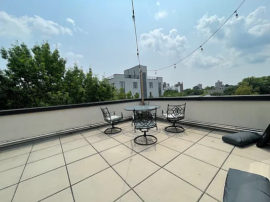 Rented by ERNY LLC | media 49