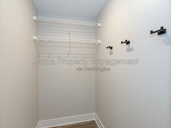4th image of 306 Center St