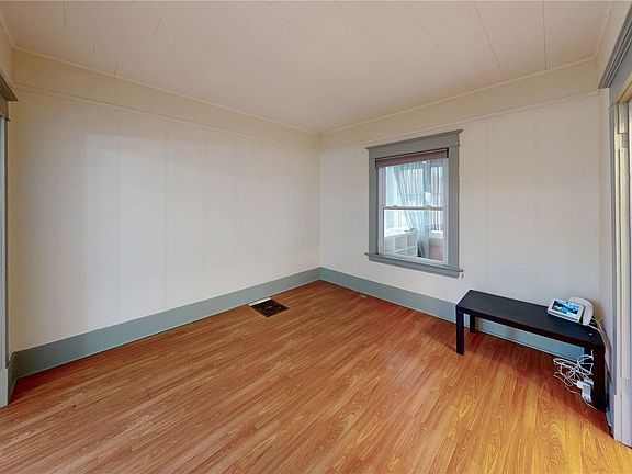 3rd image of 1175 Rae Street