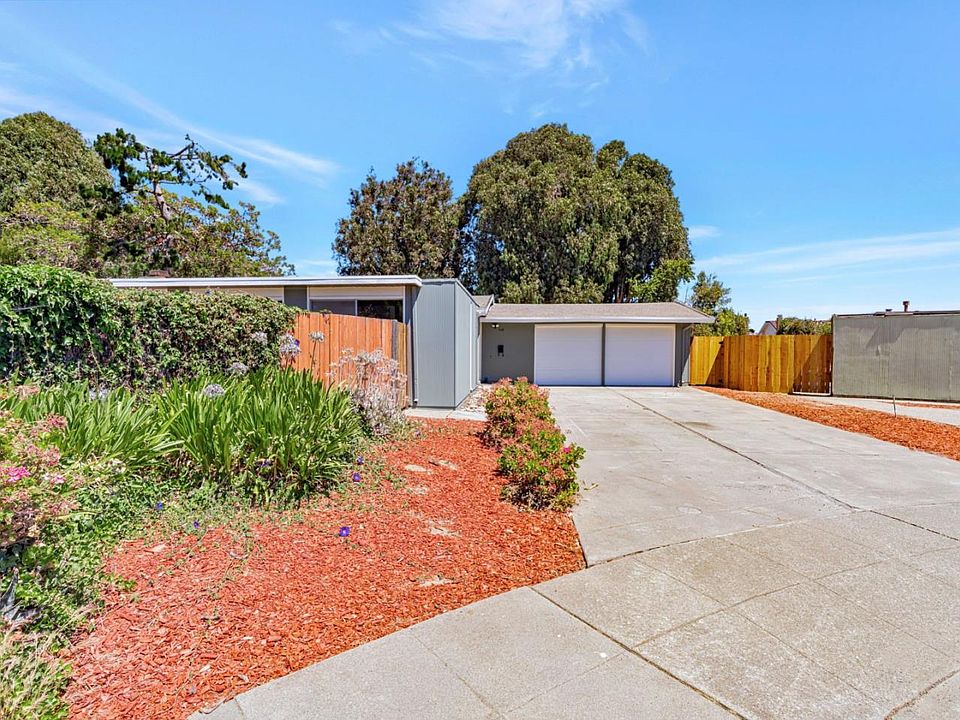 1st image of 106 Eliza Ct