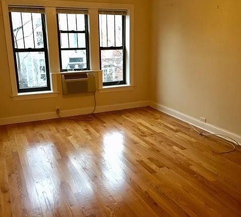 4th image of 837 W Wolfram St #4