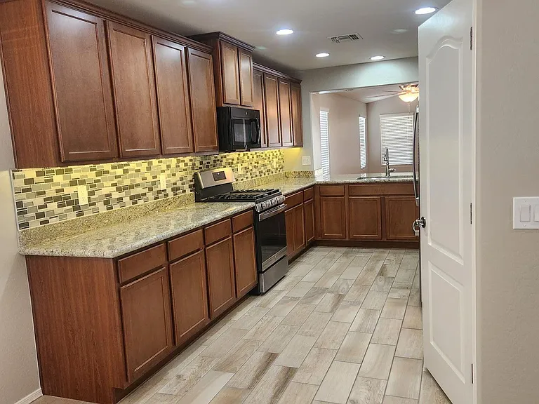 18418 W Getty Dr — Photo 24