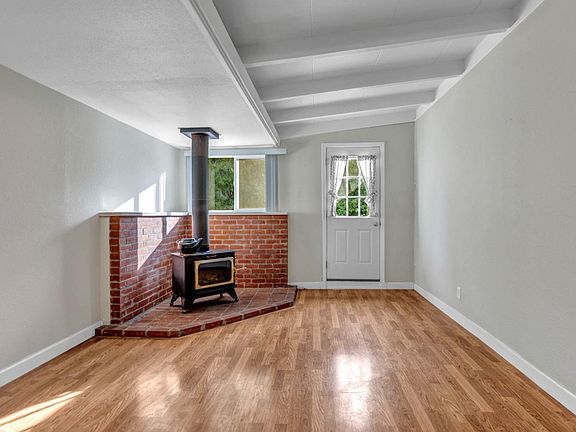 3rd image of 208 Los Altos Place