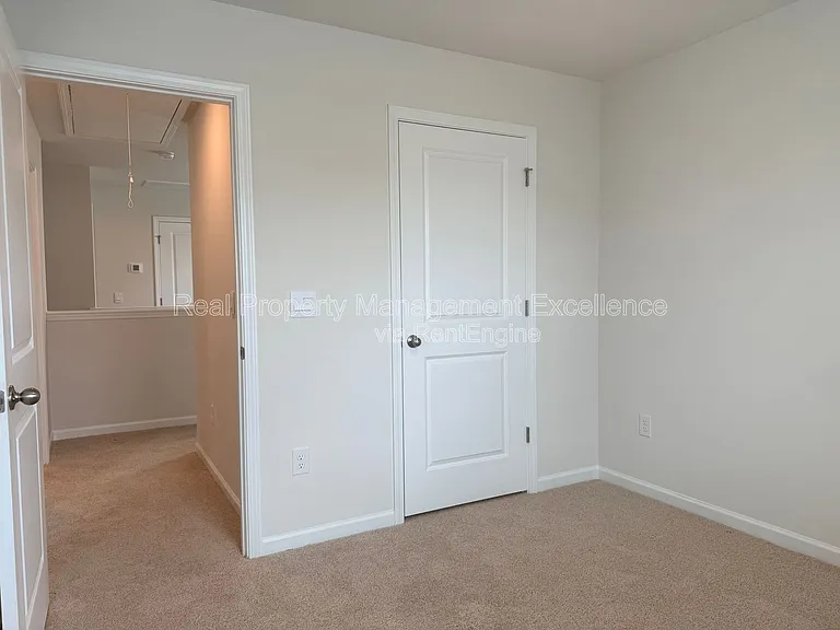 58 Sweet Meadow Rd — Photo 33