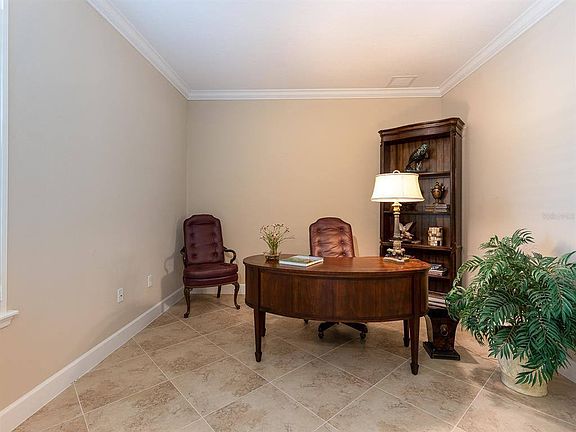 5th image of 243 Avenham Dr