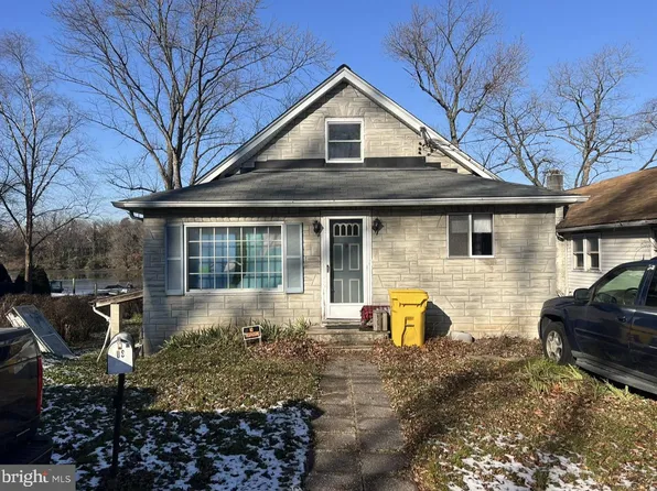 13 Beach Rd, Glen Burnie, MD 21060