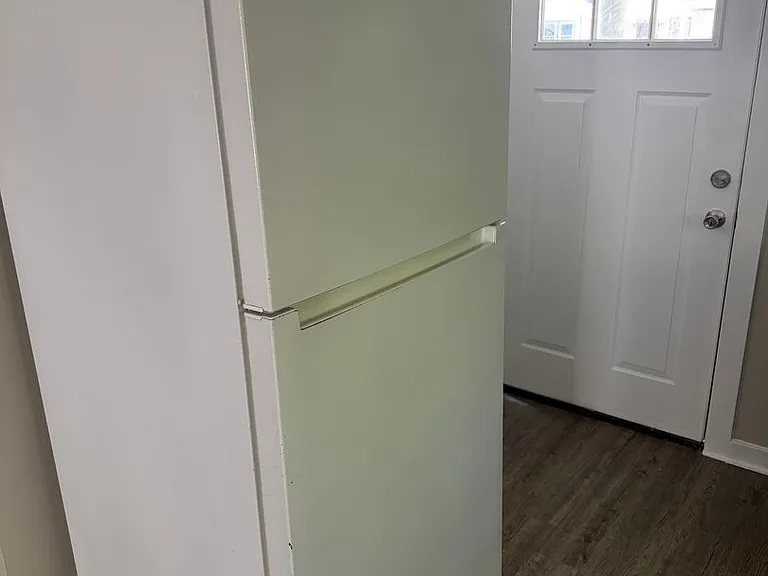 542 Woodford Ave — Photo 10
