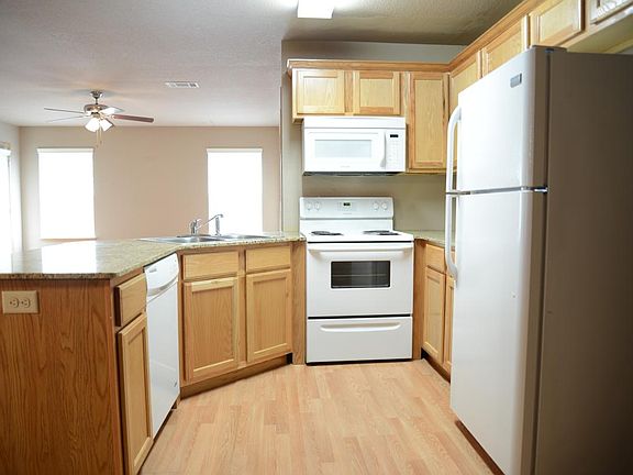 4th image of 3505 SW Deerfield Blvd #2