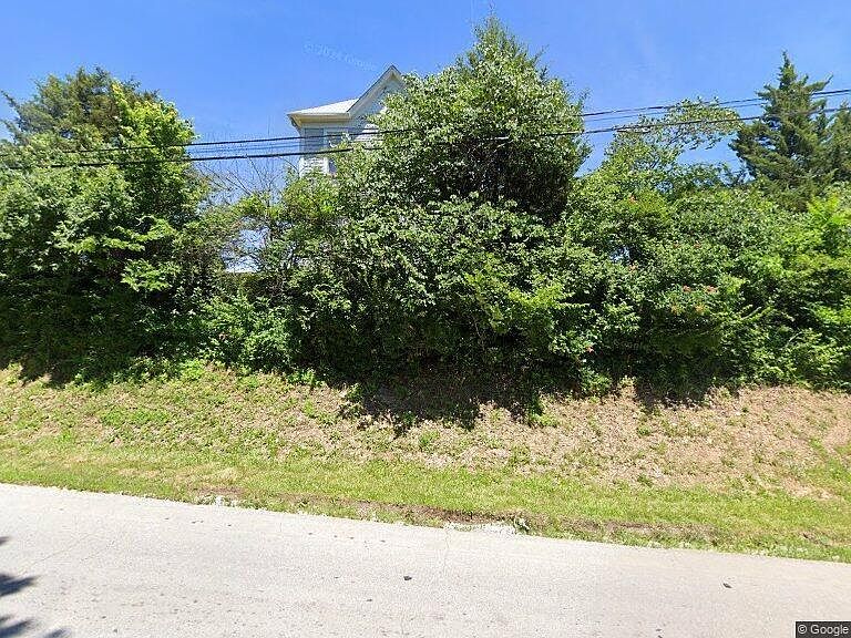 1st image of 4700 Metropolitan Ave