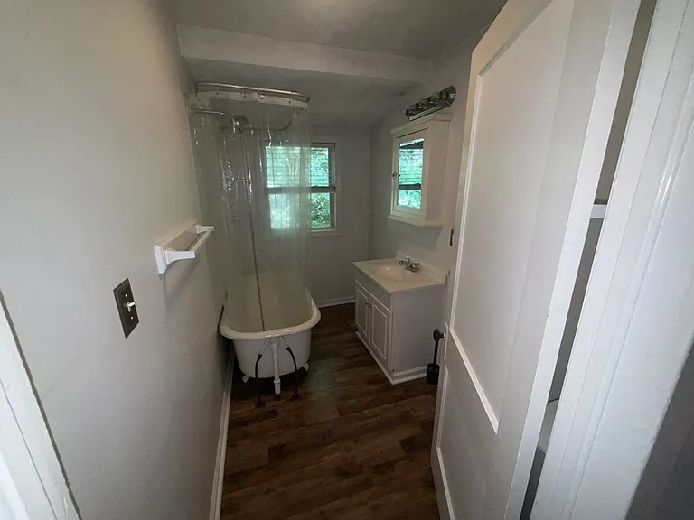 109 Carey Ave — Photo 10