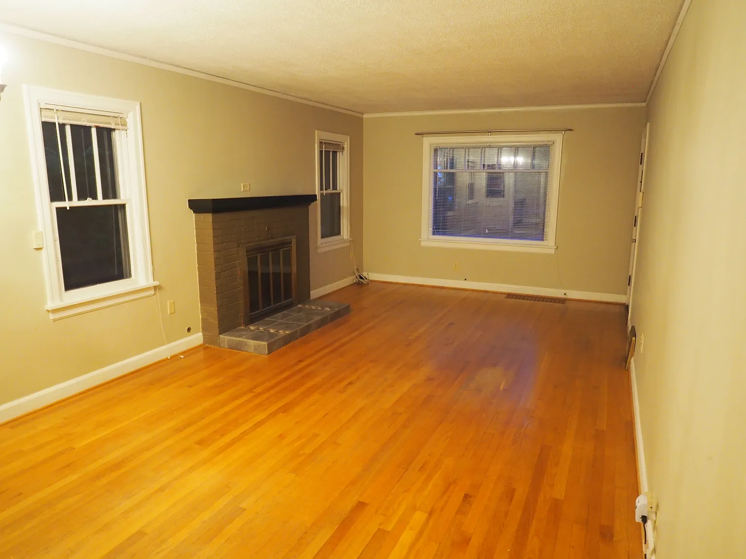 2 bed, 1250 sqft, $2,100 — Photo 4