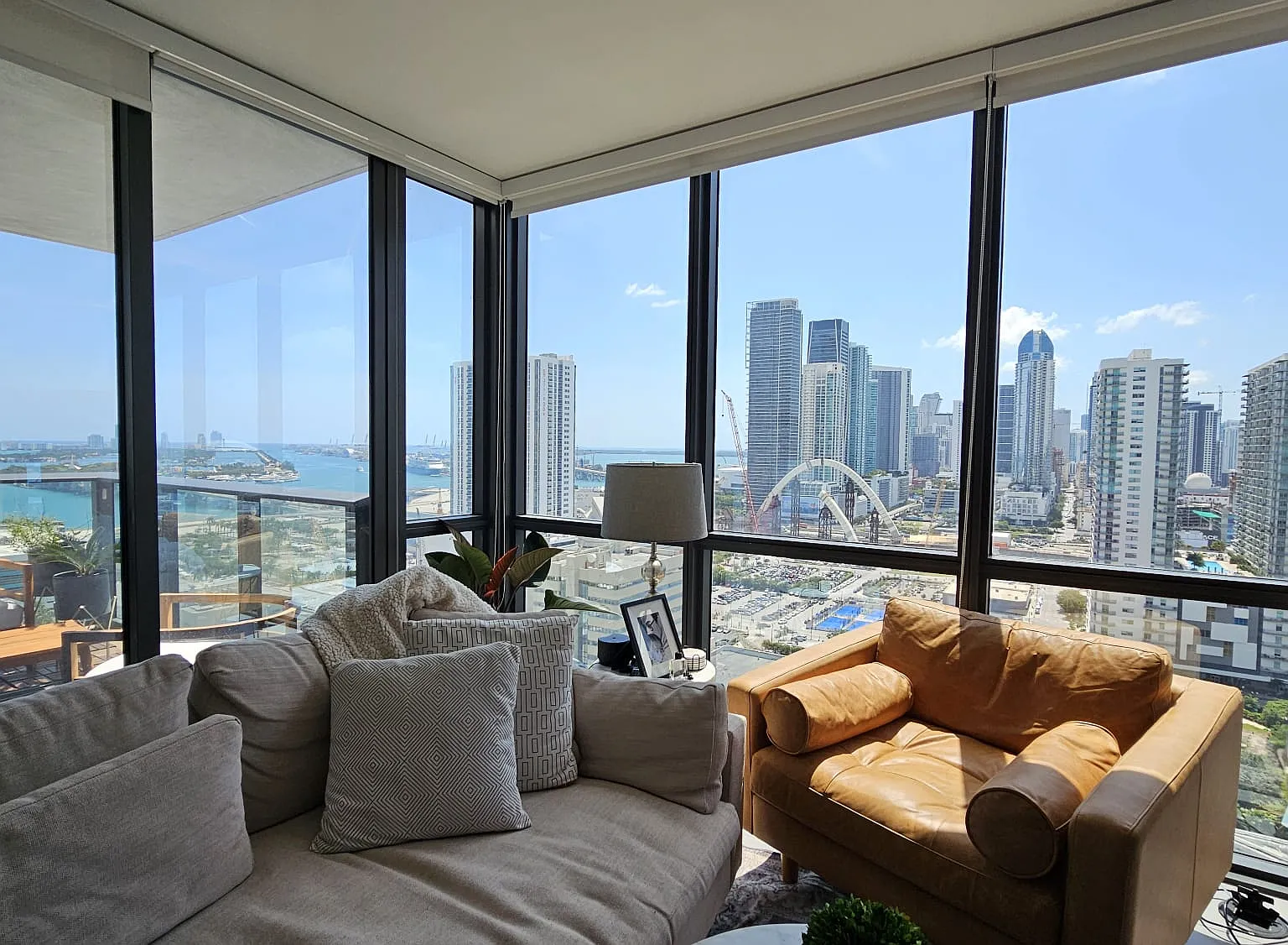2 bed, 1110 sqft, $4,050 — Photo 2