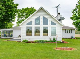 5240 Jonesville Rd, Jonesville, MI 49250