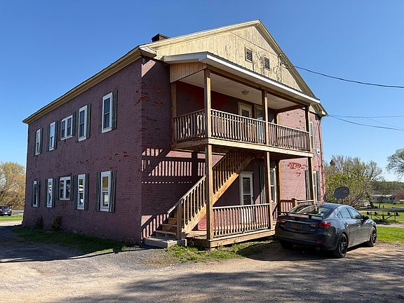 3rd image of 53 Stratton Hill Rd