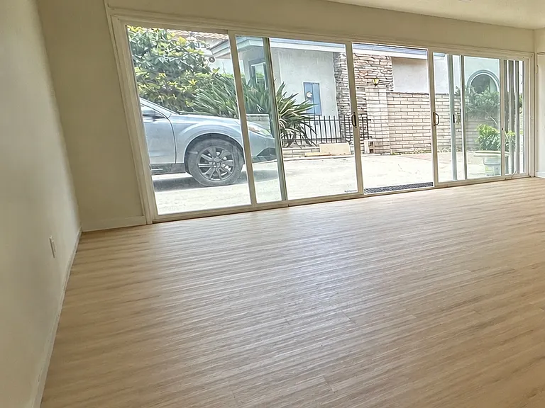 1300 Oak Ave #3 — Photo 3