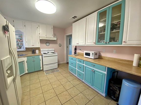 4th image of 708 N Pierce St