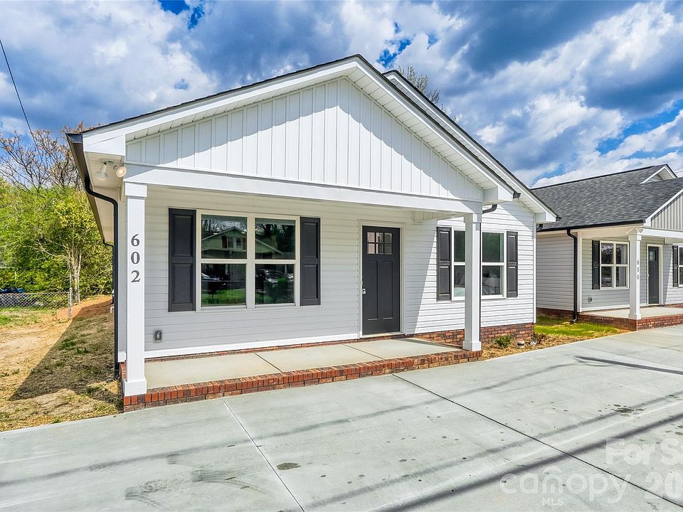 1st image of 602 Bethpage Rd