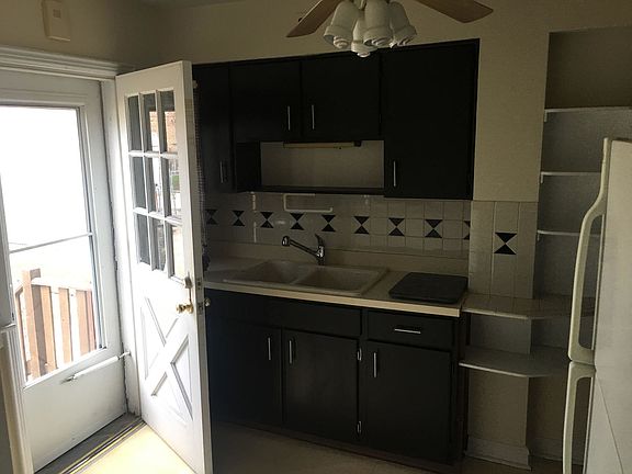 3rd image of 7206 W Summerdale Ave