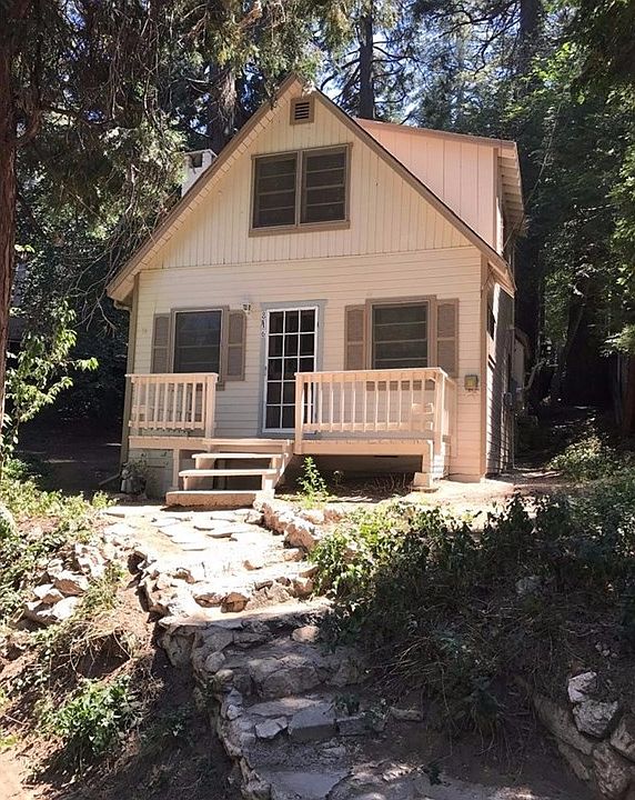 2nd image of 816 Ivy Ln