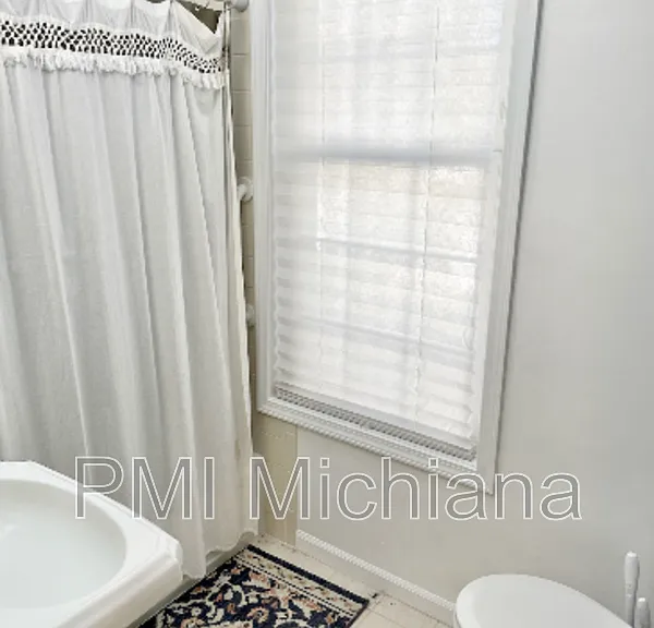 1311 E Monroe St — Photo 6