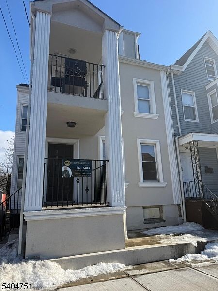 1st image of 286 N 6Th St