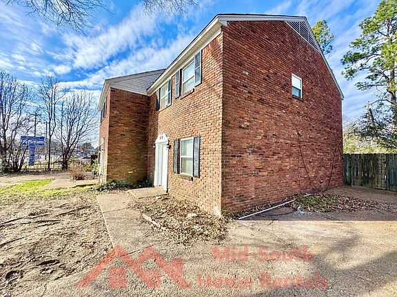 3rd image of 1742 E Holmes Rd