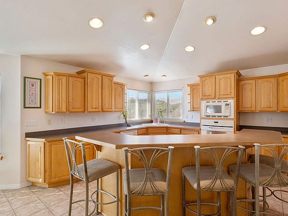 2nd image of 1637 W Bethany Hills Cv