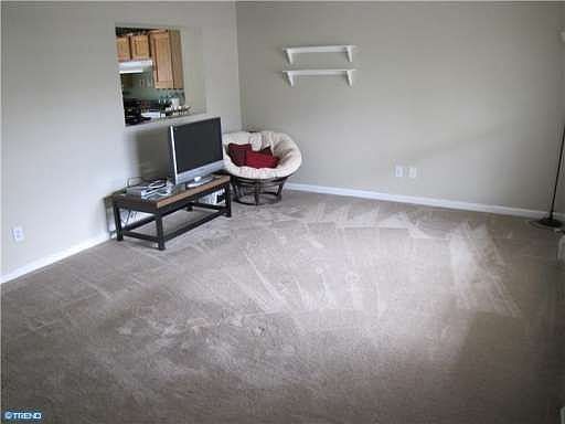 5th image of 636 Spruce St