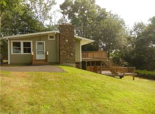 14 Hubbard Rd, North Branford, CT 06471