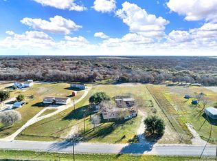 120 Rolling Hills Dr, La Vernia, TX 78121