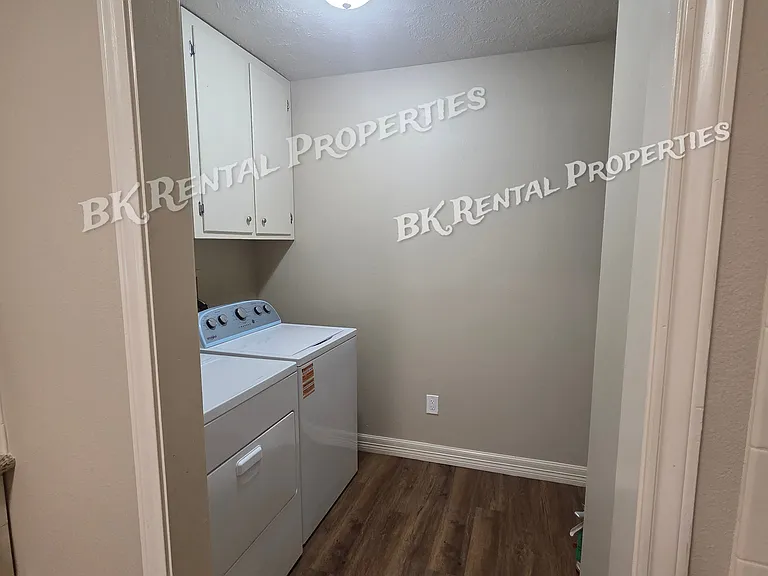 1438 Hayes Rd — Photo 3