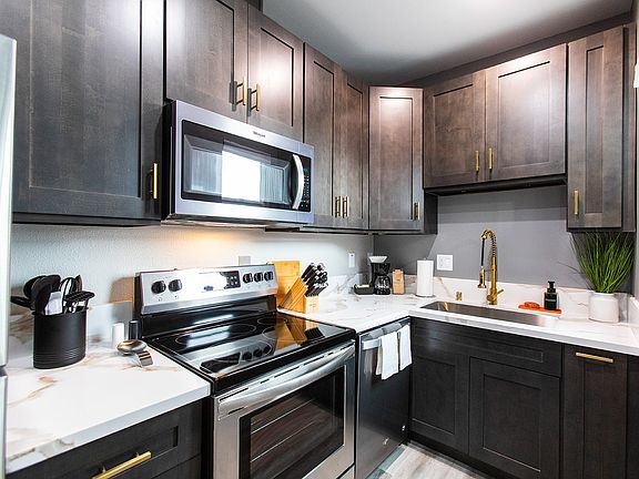 3rd image of 1811 Adams Ave #9