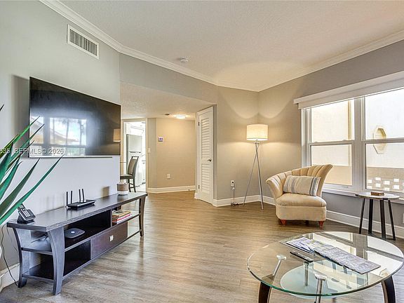 4th image of 341 N Birch Rd APT 315