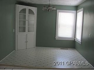 4th image of 2704 Jackson Dr