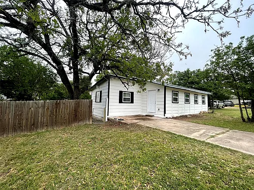 723 Pecan Ln Photo 1