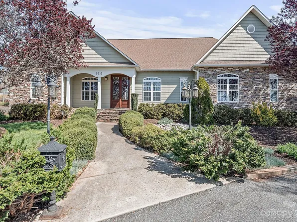 5616 Teakwood Rd, Hickory, NC 28602
