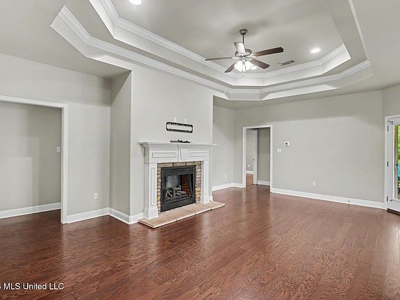 4th image of 789 Bay Breeze Dr
