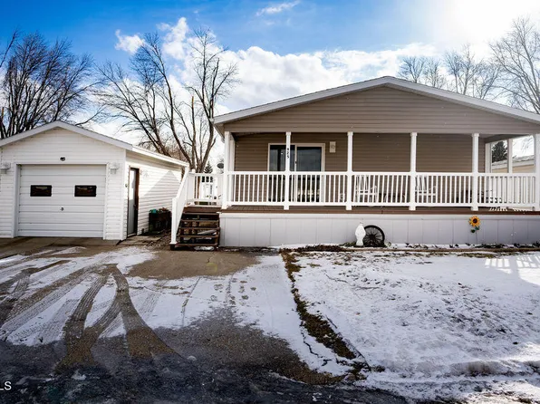 925 Western Park Vlg, Jamestown, ND 58401