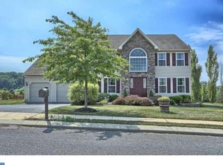 71 Sunglo Dr, Leesport, PA 19533