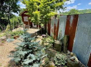 301 E War Eagle Ave, Huntsville, AR 72740