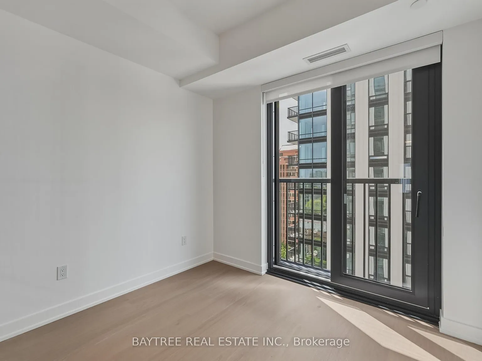 South Forest Hill Residences-East Tower — Photo 3