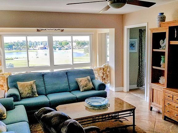 3rd image of 7430 Lake Breeze Dr APT 514