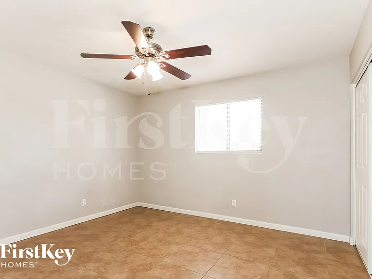 18216 N 24th Dr — Photo 11