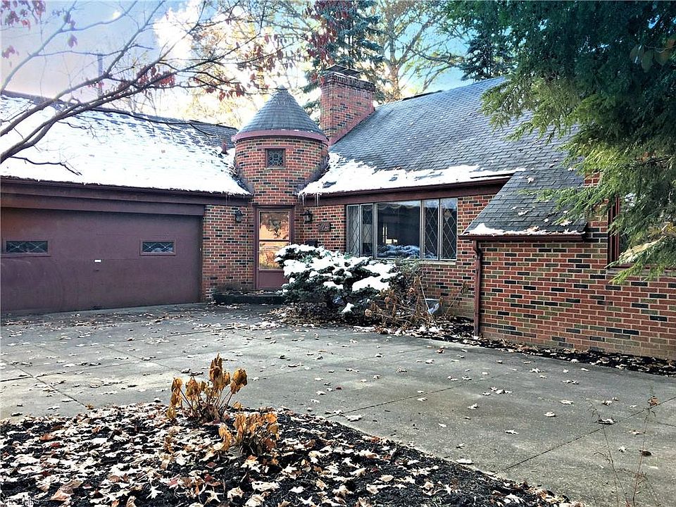 1st image of 324 Hollywood Ave